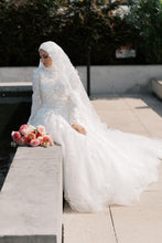 Cascade Lace Veil