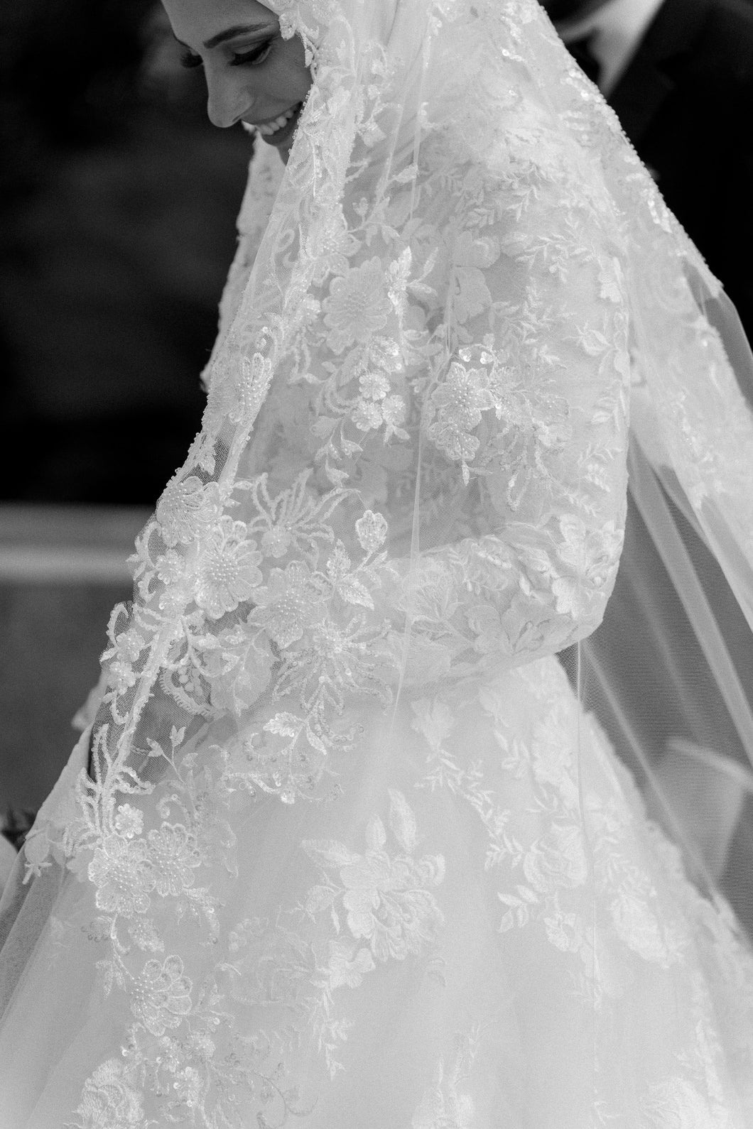 Cascade Lace Veil – Hijab Couture Bridal