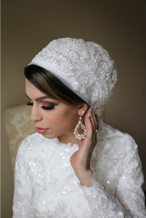 Pearl and Lace Headband Bridal Veil: Turban Headpiece